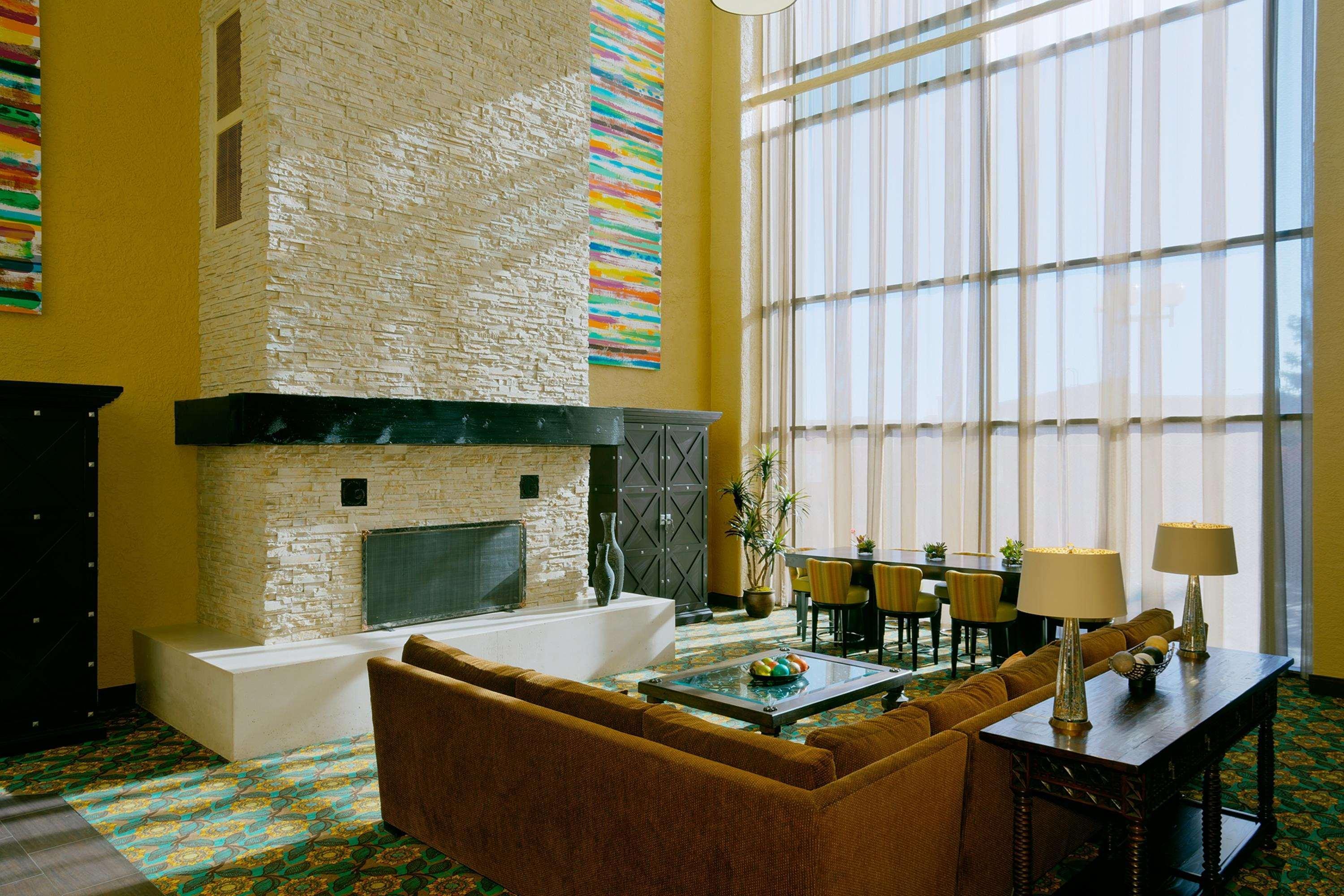 Doubletree By Hilton Santa Fe Hotel Interior photo